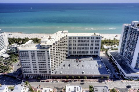 Condo à Miami Beach, Floride, 1 chambre  № 2029280