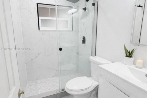 Casa en venta en Miami Gardens, Florida, 4 dormitorios, 95.22 m2 № 2029418 - foto 5