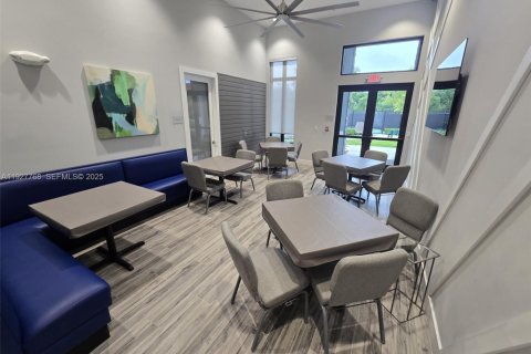 House in Parkland, Florida 3 bedrooms, 201.97 sq.m. № 1988025 - photo 25