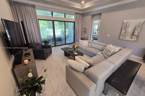 House in Parkland, Florida 3 bedrooms, 201.97 sq.m. № 1988025 - photo 8