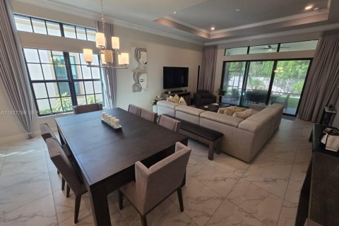 House in Parkland, Florida 3 bedrooms, 201.97 sq.m. № 1988025 - photo 6