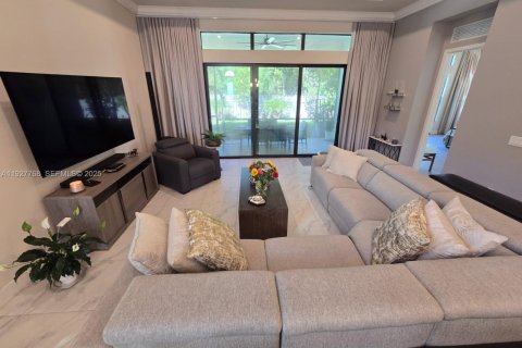 House in Parkland, Florida 3 bedrooms, 201.97 sq.m. № 1988025 - photo 9