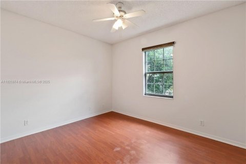 Townhouse in Weston, Florida 4 bedrooms, 161.37 sq.m. № 1975802 - photo 13