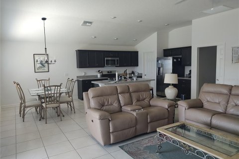 Villa ou maison à louer à The Villages, Floride: 3 chambres, 135.54 m2 № 1762029 - photo 5