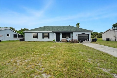 House in LaBelle, Florida 3 bedrooms, 120.4 sq.m. № 2214116