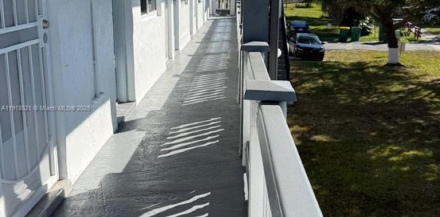 Кондоминиум с 2 спальнями в Майами, Флорида № 2019012