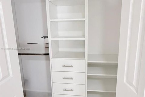 Снять в аренду кондоминиум в Майами, Флорида 2 спальни, 69.86м2, № 2019012 - фото 14