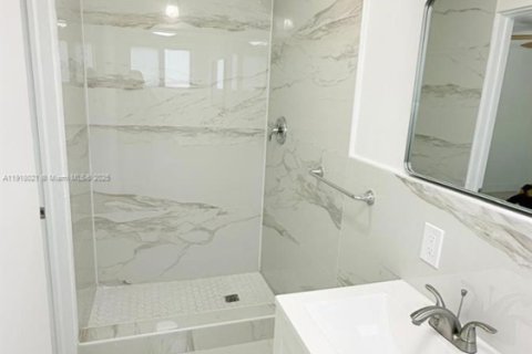 Снять в аренду кондоминиум в Майами, Флорида 2 спальни, 69.86м2, № 2019012 - фото 25