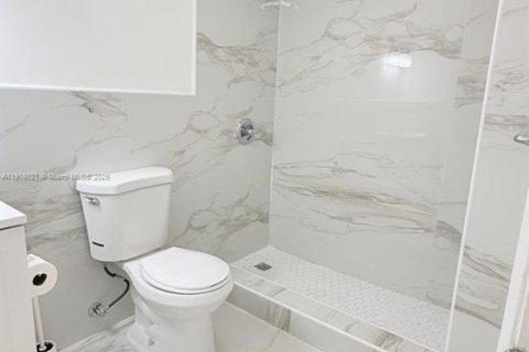 Снять в аренду кондоминиум в Майами, Флорида 2 спальни, 69.86м2, № 2019012 - фото 18