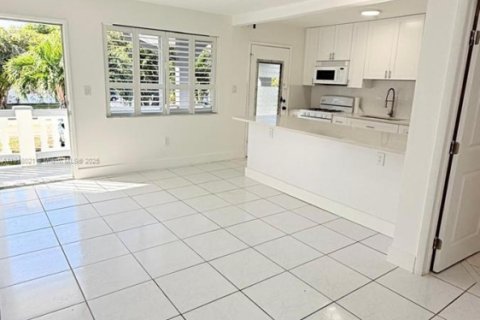 Снять в аренду кондоминиум в Майами, Флорида 2 спальни, 69.86м2, № 2019012 - фото 8