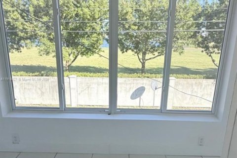 Снять в аренду кондоминиум в Майами, Флорида 2 спальни, 69.86м2, № 2019012 - фото 21