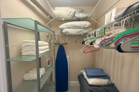 Снять в аренду кондоминиум в Майами-Бич, Флорида 1 спальня, 80.36м2, № 1986020 - фото 13