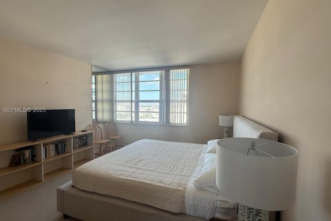 Снять в аренду кондоминиум в Майами-Бич, Флорида 1 спальня, 80.36м2, № 1986020 - фото 9