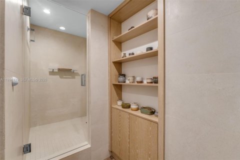 Condo in Key Biscayne, Florida, 3 bedrooms № 2245146 - photo 17
