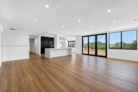 Condo in Key Biscayne, Florida, 3 bedrooms № 2245146 - photo 2