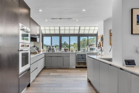 Condo in Key Biscayne, Florida, 3 bedrooms № 2245146 - photo 7