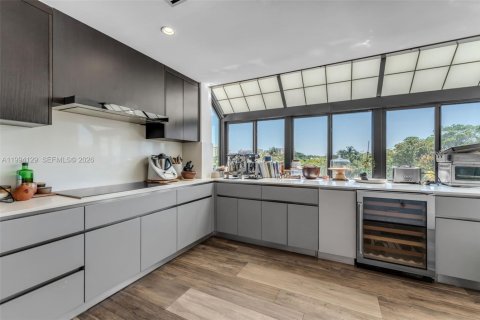 Condo in Key Biscayne, Florida, 3 bedrooms № 2245146 - photo 8