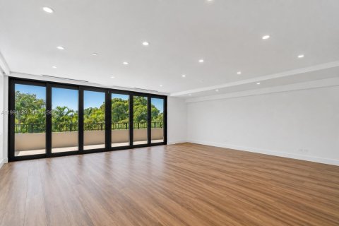 Condo in Key Biscayne, Florida, 3 bedrooms № 2245146 - photo 4