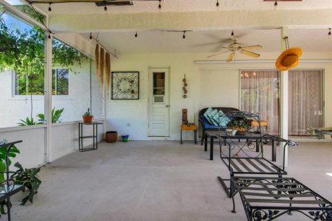 House in Lake Worth, Florida 3 bedrooms, 152.36 sq.m. № 2177158 - photo 24