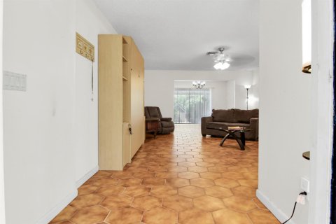 House in Lake Worth, Florida 3 bedrooms, 152.36 sq.m. № 2177158 - photo 7