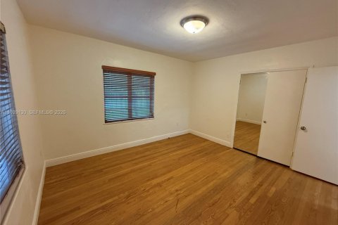 Villa ou maison à louer à Miami, Floride: 3 chambres, 145.39 m2 № 2051532 - photo 10
