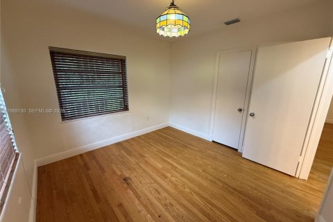 Villa ou maison à louer à Miami, Floride: 3 chambres, 145.39 m2 № 2051532 - photo 12