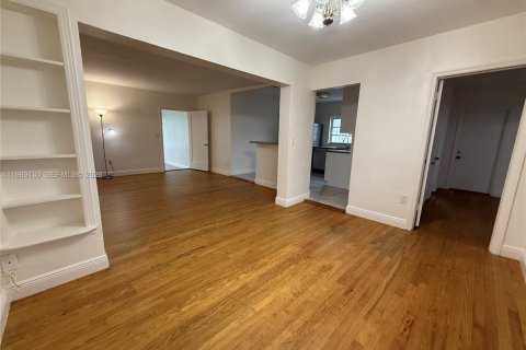 Villa ou maison à louer à Miami, Floride: 3 chambres, 145.39 m2 № 2051532 - photo 15