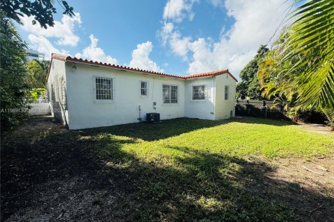 Villa ou maison à louer à Miami, Floride: 3 chambres, 145.39 m2 № 2051532 - photo 21