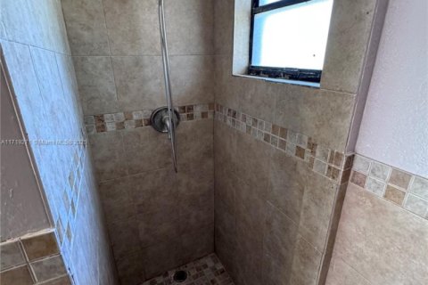 Appartement à louer à Miami Gardens, Floride: 1 chambre, 329.34 m2 № 1695169 - photo 8