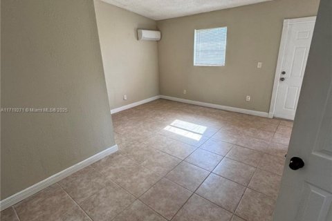 Appartement à louer à Miami Gardens, Floride: 1 chambre, 329.34 m2 № 1695169 - photo 10