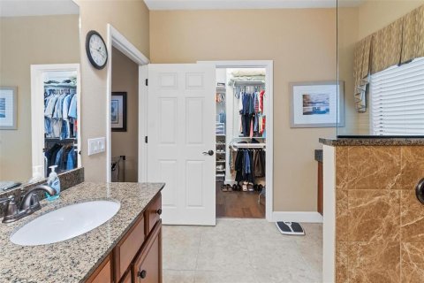 House in Davenport, Florida 4 bedrooms, 243.03 sq.m. № 1905615 - photo 26
