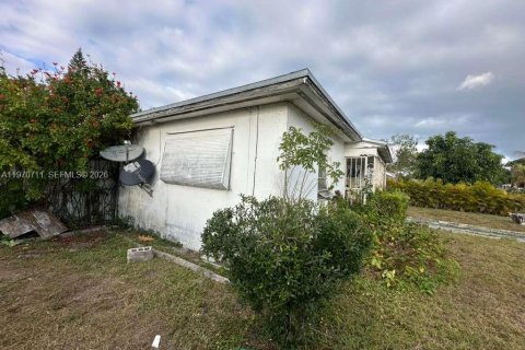 Casa en venta en Miami Gardens, Florida, 3 dormitorios, 110.74 m2 № 2032074 - foto 22