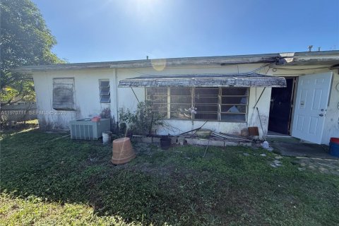 Casa en venta en Miami Gardens, Florida, 3 dormitorios, 110.74 m2 № 2032074 - foto 6