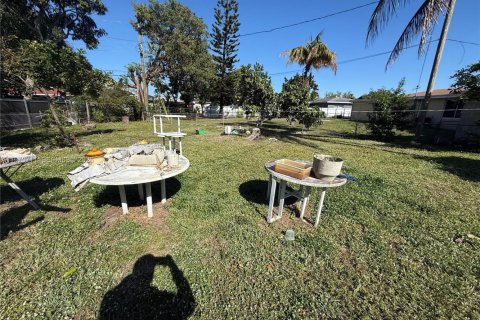 Casa en venta en Miami Gardens, Florida, 3 dormitorios, 110.74 m2 № 2032074 - foto 9