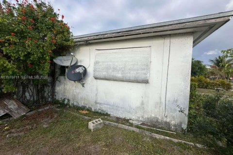 Casa en venta en Miami Gardens, Florida, 3 dormitorios, 110.74 m2 № 2032074 - foto 23