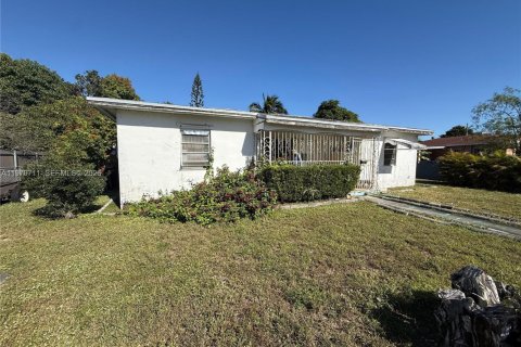 Casa en venta en Miami Gardens, Florida, 3 dormitorios, 110.74 m2 № 2032074 - foto 3