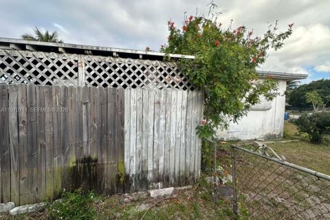 Casa en venta en Miami Gardens, Florida, 3 dormitorios, 110.74 m2 № 2032074 - foto 24