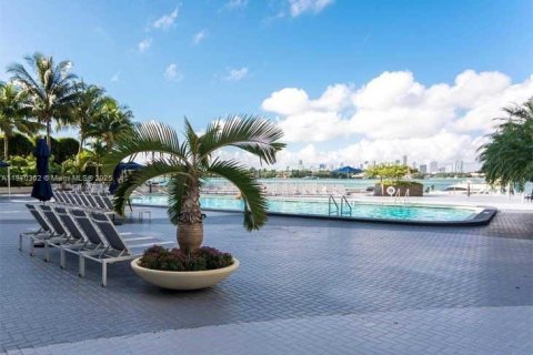 Copropriété à vendre à Miami Beach, Floride: 1 chambre, 77.76 m2 № 1895413 - photo 11