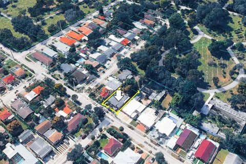 Villa ou maison à vendre à Miami, Floride: 4 chambres, 163.69 m2 № 2025189 - photo 12