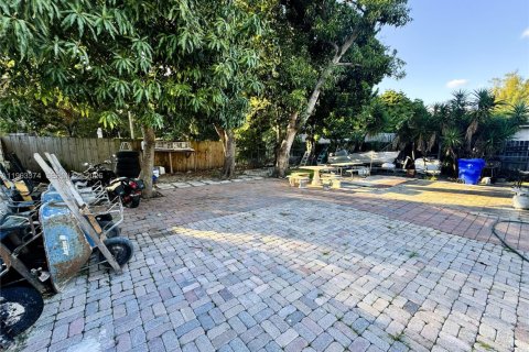 Villa ou maison à vendre à Miami, Floride: 4 chambres, 163.69 m2 № 2025189 - photo 8