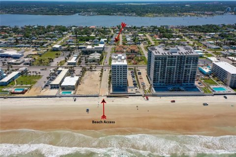 Propiedad comercial en venta en Daytona Beach, Florida, 3 dormitorios, 133.78 m2 № 2157180 - foto 3