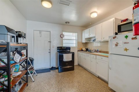 Propiedad comercial en venta en Daytona Beach, Florida, 3 dormitorios, 133.78 m2 № 2157180 - foto 16