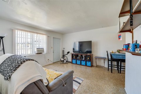 Propiedad comercial en venta en Daytona Beach, Florida, 3 dormitorios, 133.78 m2 № 2157180 - foto 12