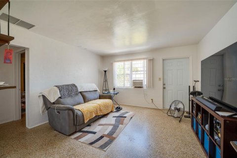 Propiedad comercial en venta en Daytona Beach, Florida, 3 dormitorios, 133.78 m2 № 2157180 - foto 14