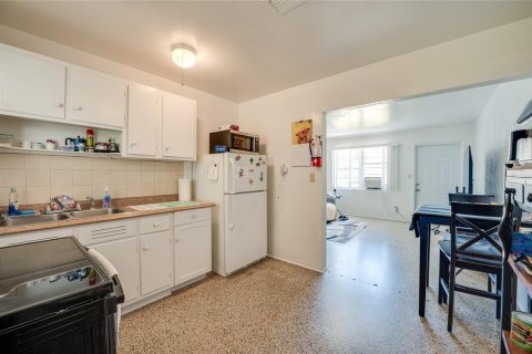 Propiedad comercial en venta en Daytona Beach, Florida, 3 dormitorios, 133.78 m2 № 2157180 - foto 18