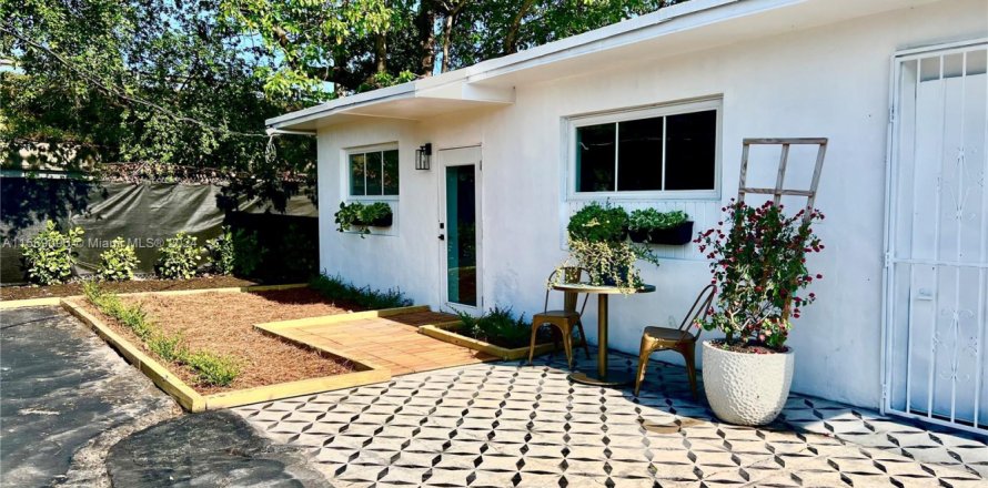 Bureau à Miami, Floride № 1178412