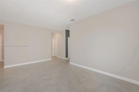 Casa en venta en Homestead, Florida, 4 dormitorios, 176.05 m2 № 1896354 - foto 7