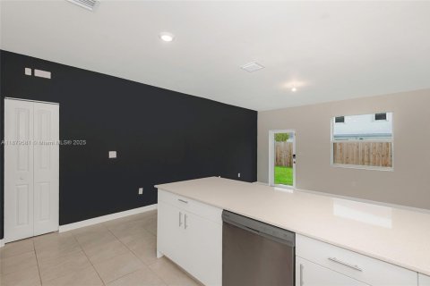 Casa en venta en Homestead, Florida, 4 dormitorios, 176.05 m2 № 1896354 - foto 9