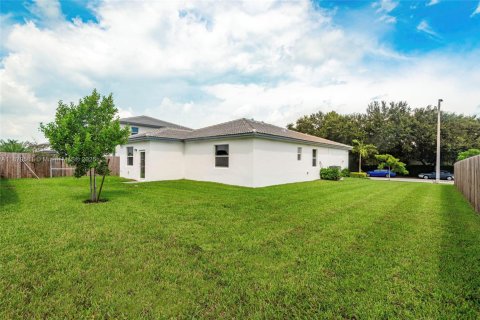 Casa en venta en Homestead, Florida, 4 dormitorios, 176.05 m2 № 1896354 - foto 4