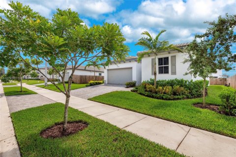 Casa en venta en Homestead, Florida, 4 dormitorios, 176.05 m2 № 1896354 - foto 2